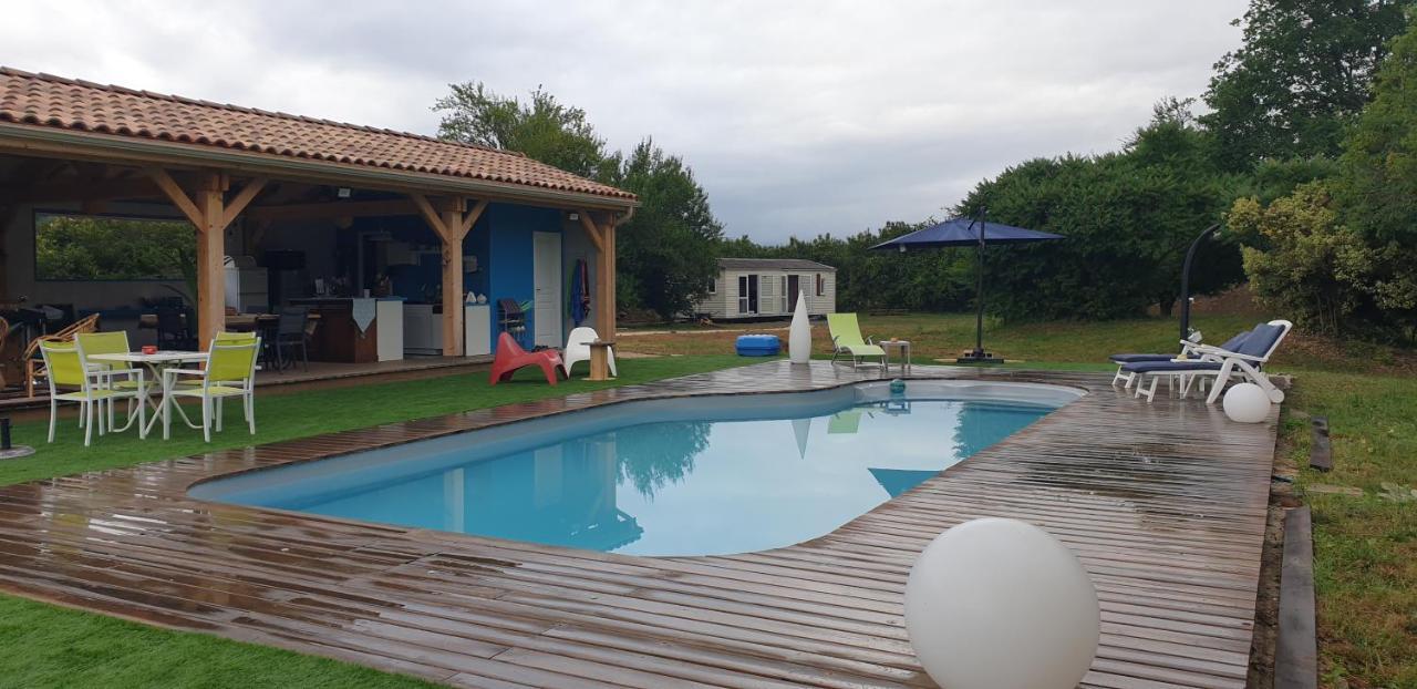 Les Chalets Salineens Salies-du-Salat Exteriör bild